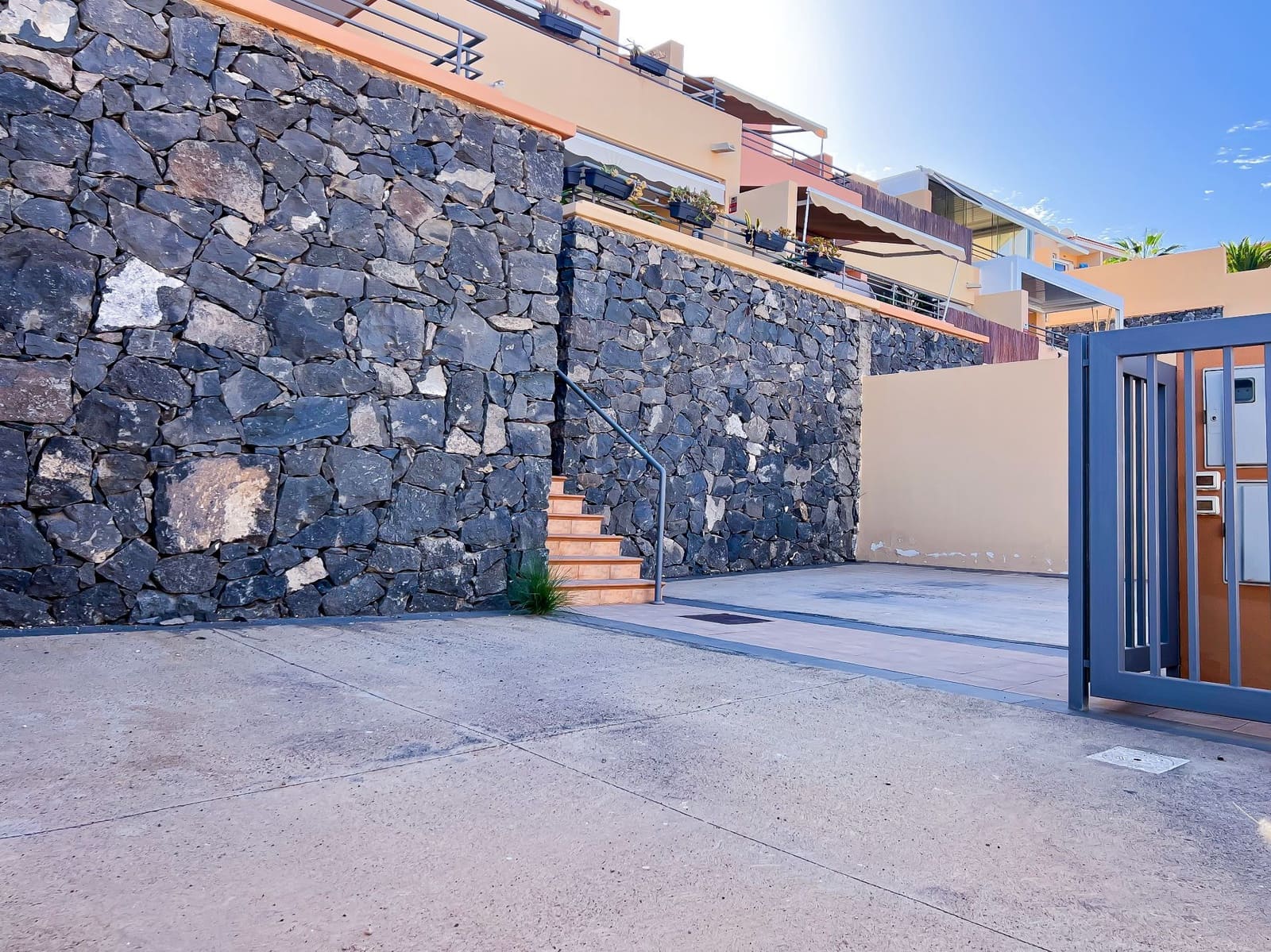 3 slaapkamer Halfvrijstaande villa te koop in El Madronal met garage - € 475.000 (Ref: 9395718)