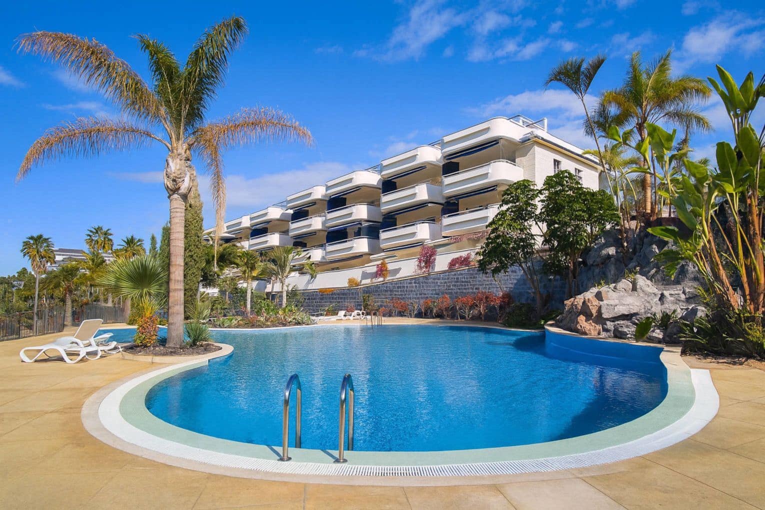 3 chambre Appartement à vendre à Los Cristianos avec piscine garage - 665 000 € (Ref: 9400380)