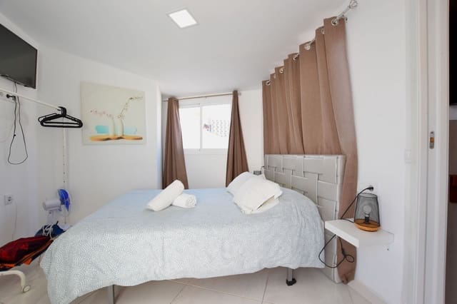 3 slaapkamer Bungalow te koop in Playa de las Américas, Adeje met zwembad - € 450.000 (Ref: 9406220)