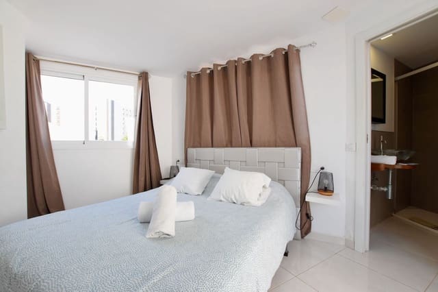 3 slaapkamer Bungalow te koop in Playa de las Américas, Adeje met zwembad - € 450.000 (Ref: 9406220)