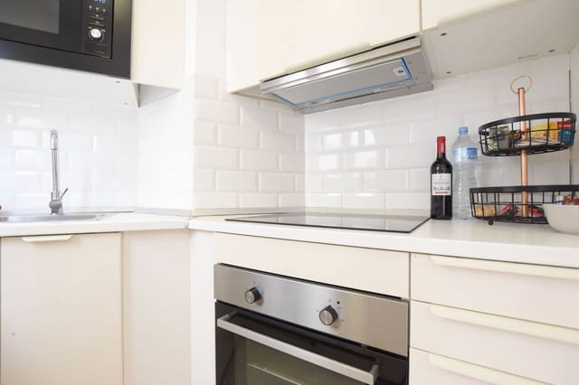 3 slaapkamer Bungalow te koop in Playa de las Américas, Adeje met zwembad - € 450.000 (Ref: 9406220)