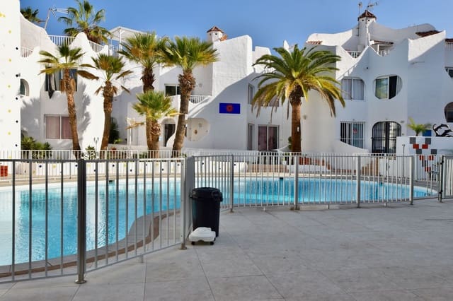 3 slaapkamer Bungalow te koop in Playa de las Américas, Adeje met zwembad - € 450.000 (Ref: 9406220)