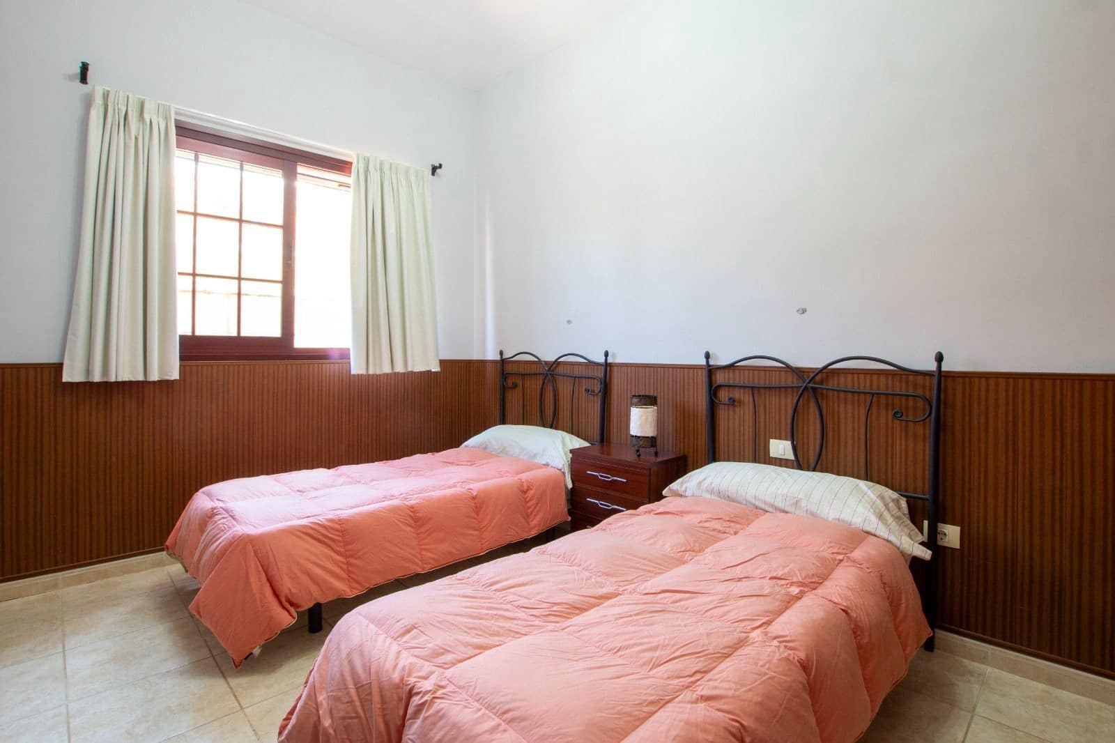 4 soverom Villa til salgs i Arona med svømmebasseng garasje - € 579 000 (Ref: 9421864)