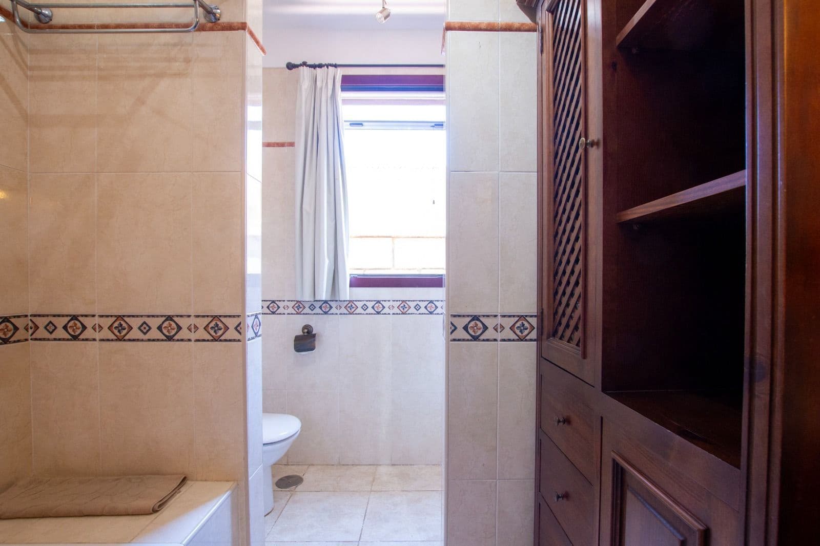 4 soverom Villa til salgs i Arona med svømmebasseng garasje - € 579 000 (Ref: 9421864)