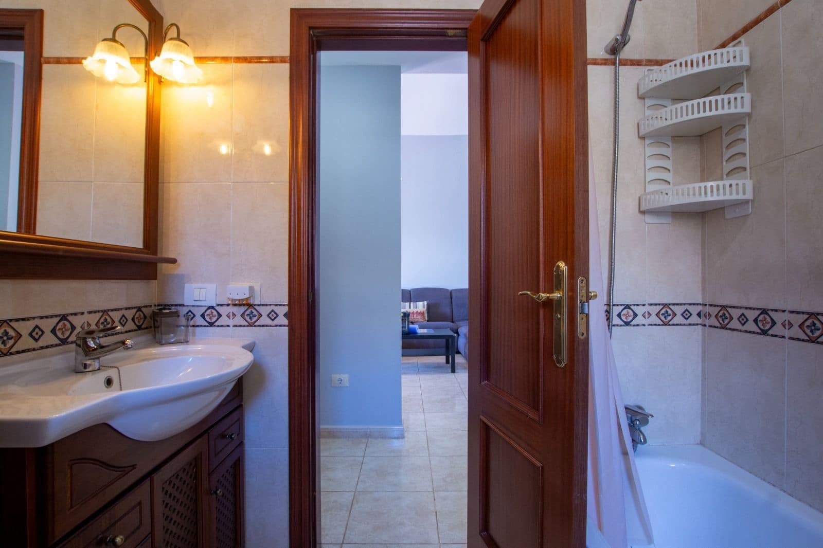 4 soverom Villa til salgs i Arona med svømmebasseng garasje - € 579 000 (Ref: 9421864)