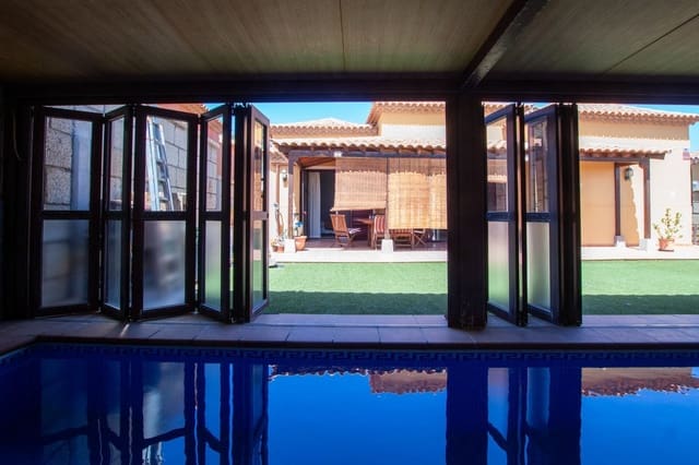 4 chambre Villa/Maison à vendre à Arona avec piscine garage - 579 000 € (Ref: 9421864)