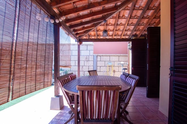 4 chambre Villa/Maison à vendre à Arona avec piscine garage - 579 000 € (Ref: 9421864)