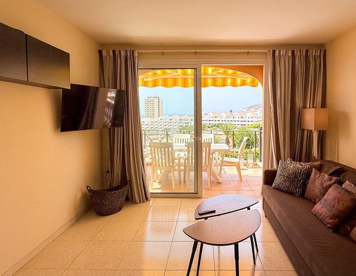 2 slaapkamer Appartement te koop in Los Cristianos met zwembad - € 430.000 (Ref: 9441256)