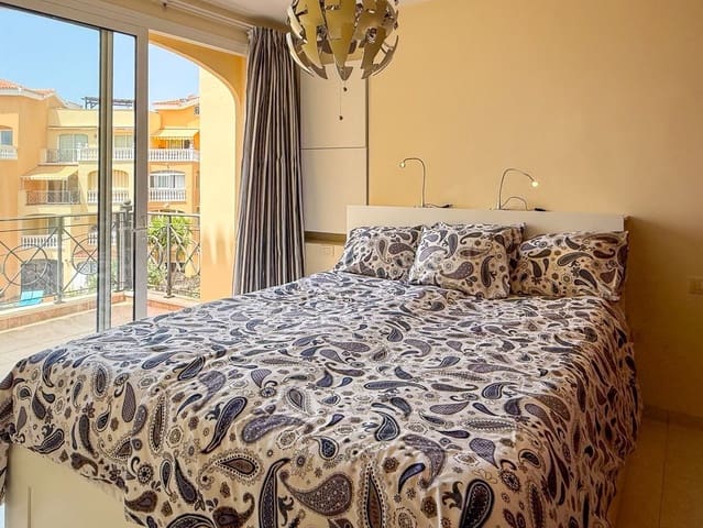 2 slaapkamer Appartement te koop in Los Cristianos, Arona met zwembad - € 430.000 (Ref: 9441256)