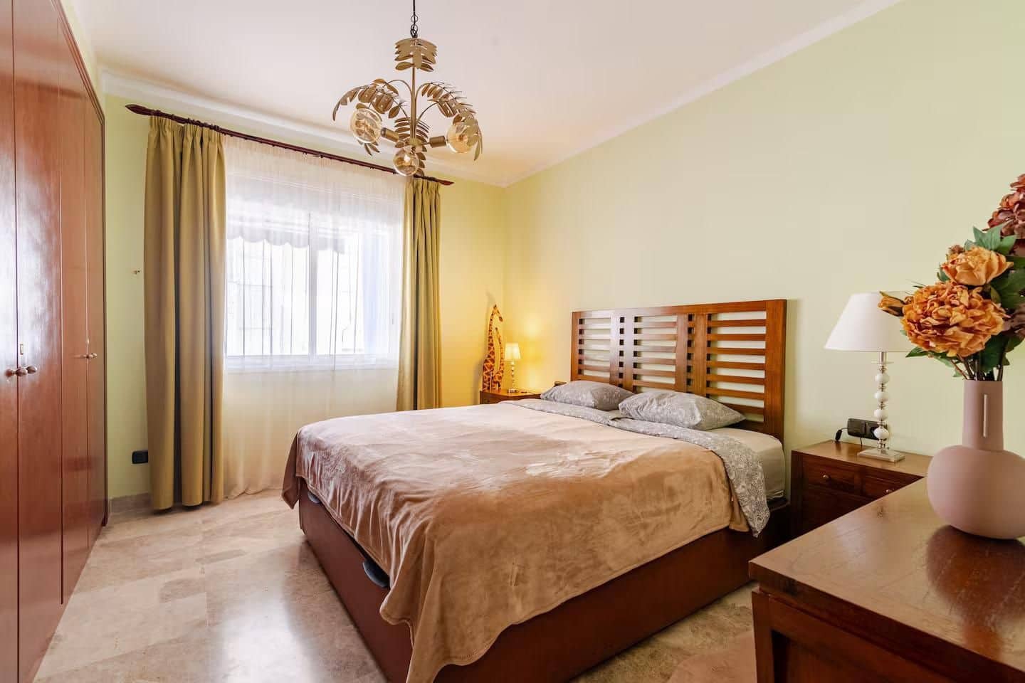 Apartamento de 1 habitación en Los Cristianos en venta con piscina garaje - 295.000 € (Ref: 9441257)