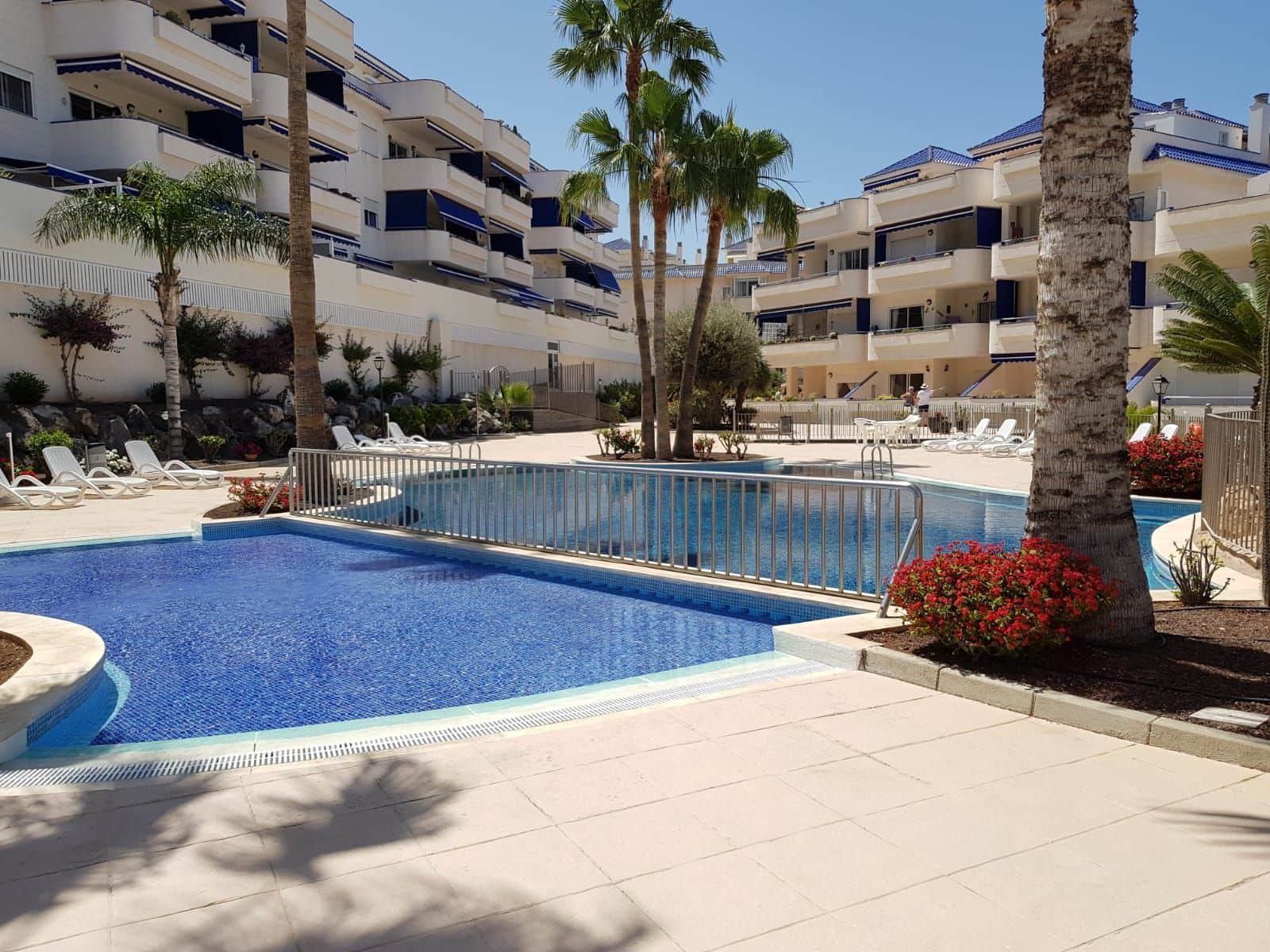Apartamento de 1 habitación en Los Cristianos en venta con piscina garaje - 295.000 € (Ref: 9441257)