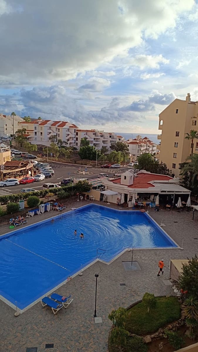 1 makuuhuone Huoneisto myytävänä paikassa Los Cristianos mukana uima-altaan 
autotalli - 290 000 € (Ref: 9445768)