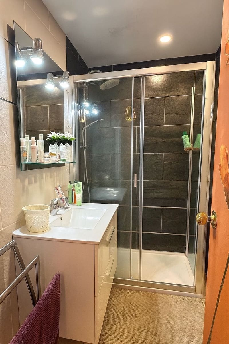 1 makuuhuone Huoneisto myytävänä paikassa Los Cristianos mukana uima-altaan 
autotalli - 290 000 € (Ref: 9445768)