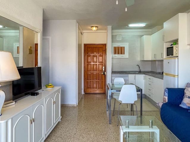 1 chambre Appartement à vendre à Los Cristianos, Arona avec piscine - 275 000 € (Ref: 9448604)