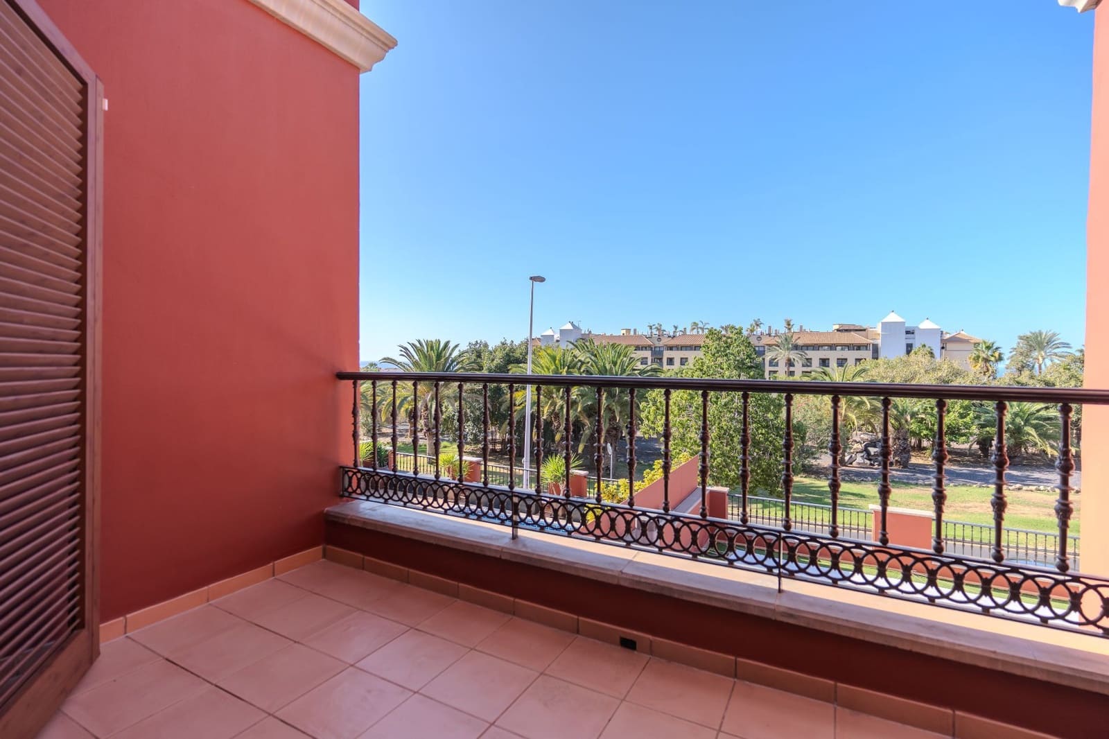 3 sovrum Semi-fristående Villa till salu i Playa del Duque med pool garage - 1 280 000 € (Ref: 9451622)