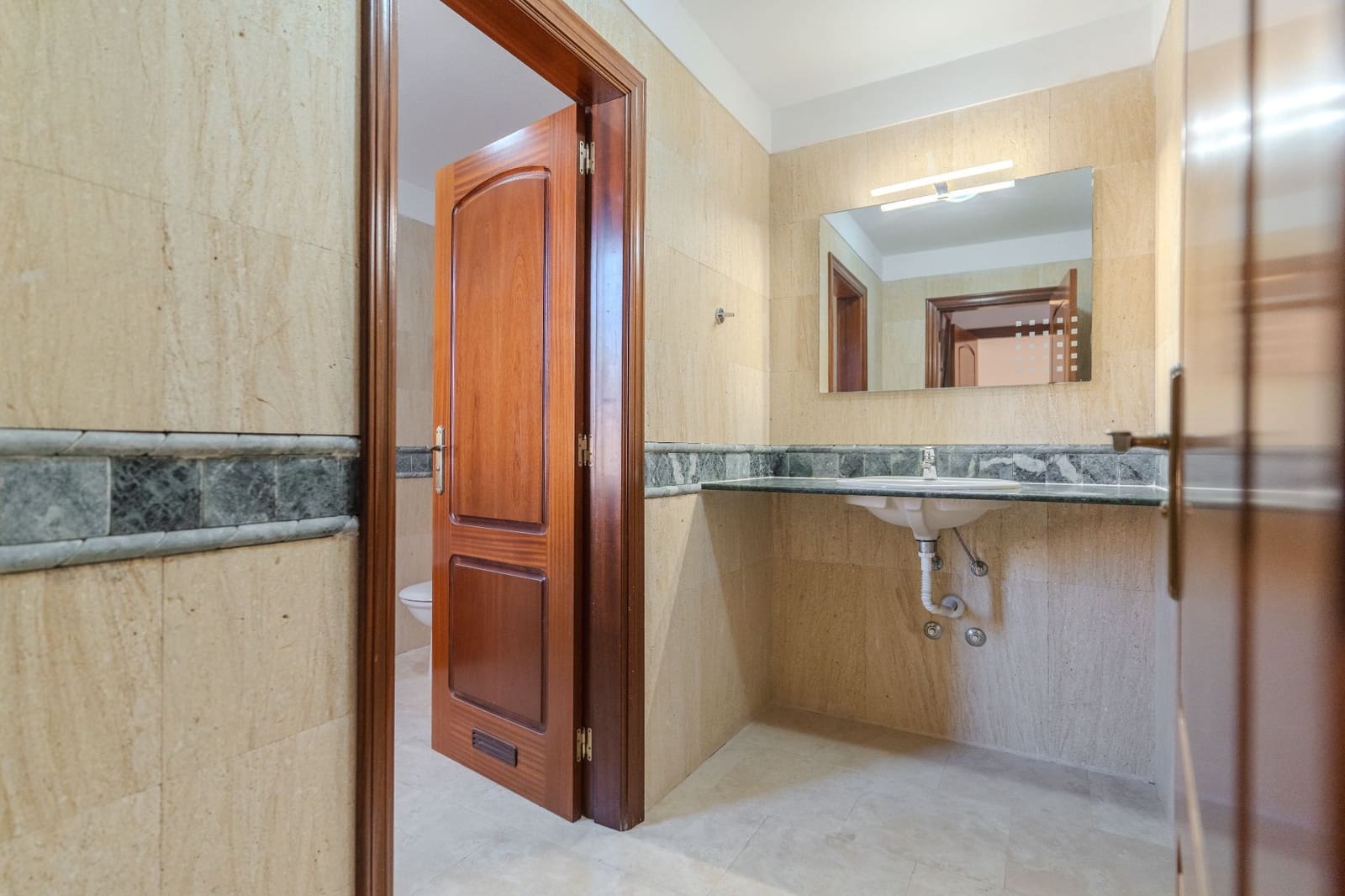 3 sovrum Semi-fristående Villa till salu i Playa del Duque med pool garage - 1 280 000 € (Ref: 9451622)