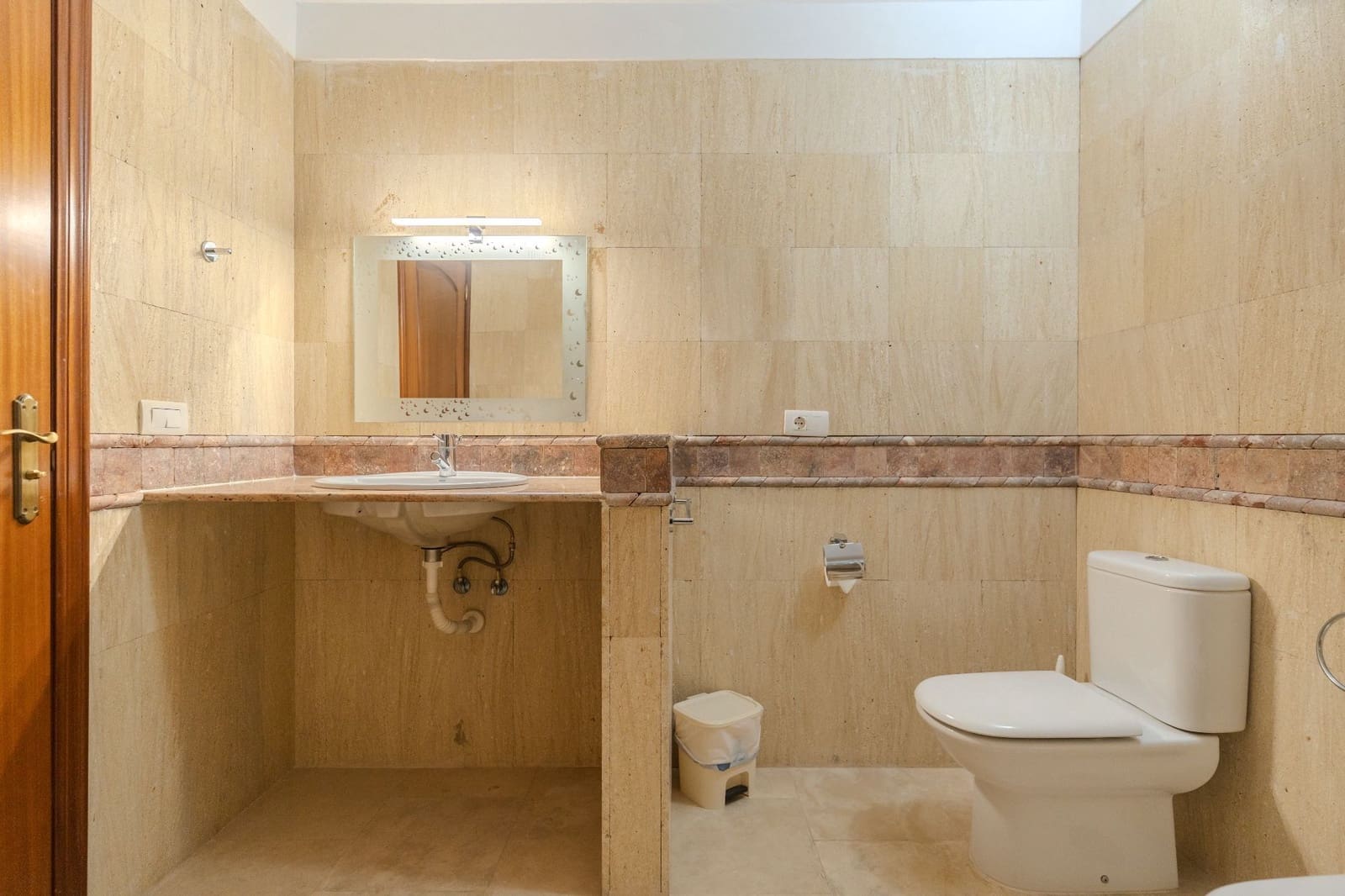 3 sovrum Semi-fristående Villa till salu i Playa del Duque med pool garage - 1 280 000 € (Ref: 9451622)