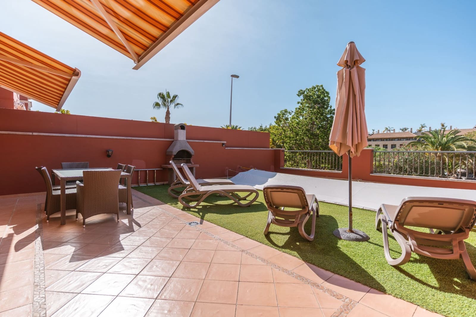 3 sovrum Semi-fristående Villa till salu i Playa del Duque med pool garage - 1 280 000 € (Ref: 9451622)