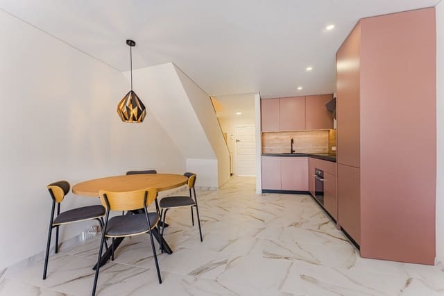 Apartamento de 2 habitaciones en Costa del Silencio, Arona en venta con piscina garaje - 325.000 € (Ref: 9465174)