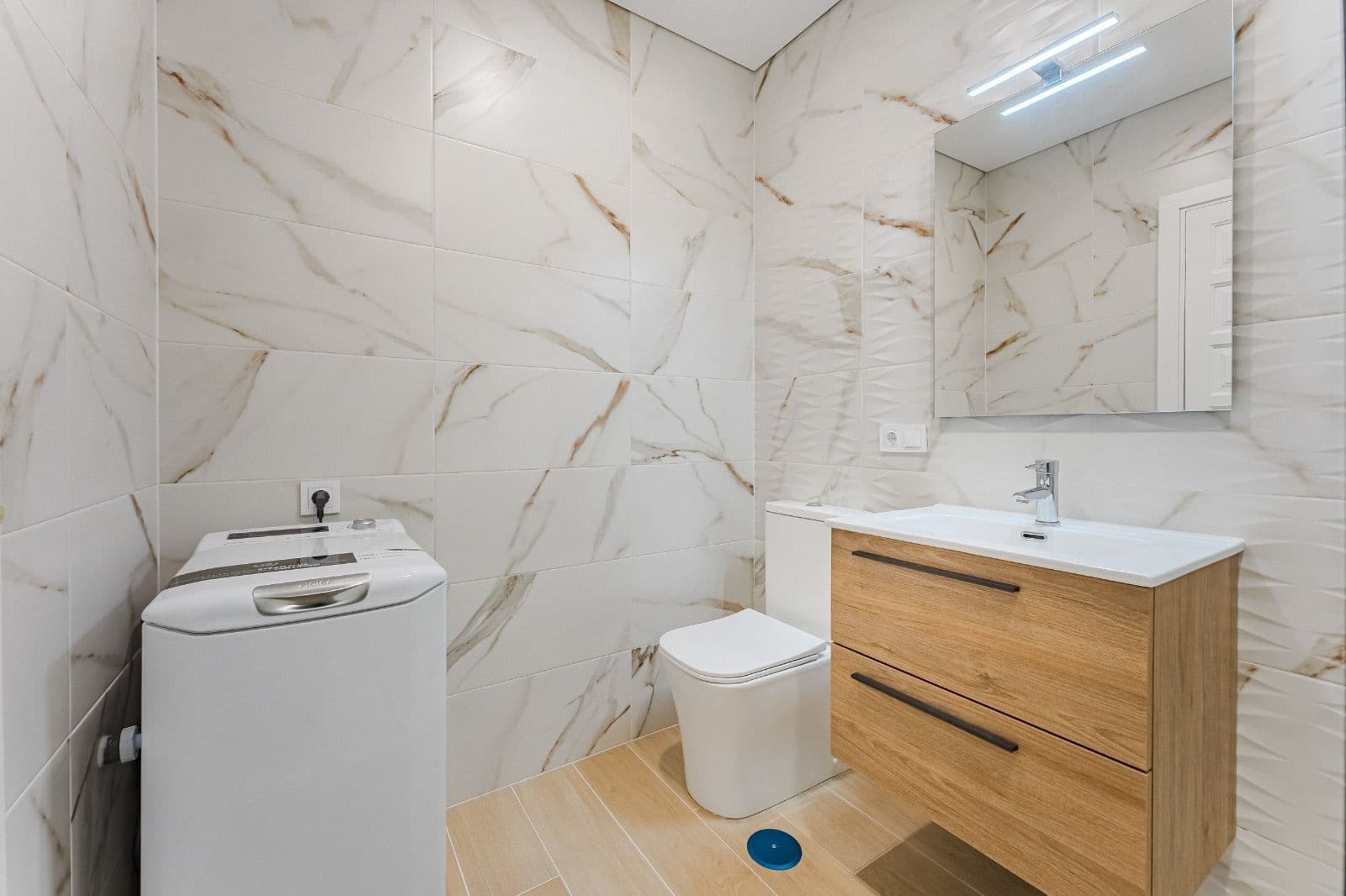 Apartamento de 2 habitaciones en Costa del Silencio en venta con piscina garaje - 325.000 € (Ref: 9465174)