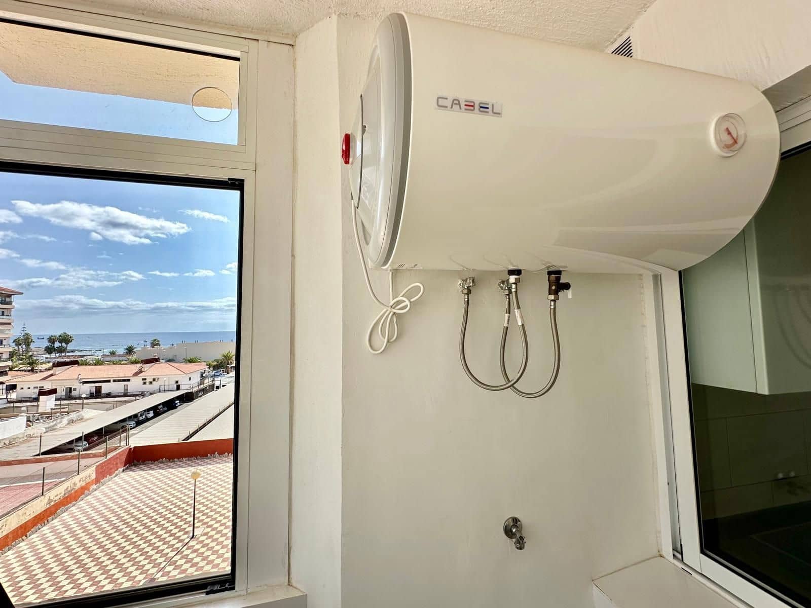 2 bedroom Apartment for sale in Los Cristianos with pool - € 355,000 (Ref: 9494282)