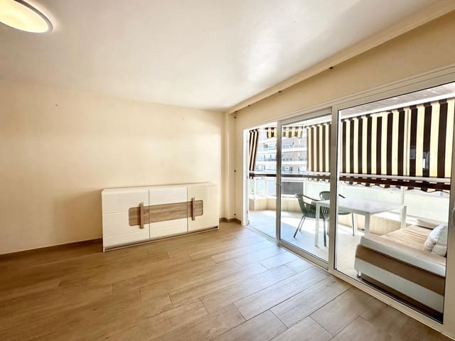 Apartamento de 2 habitaciones en Los Cristianos, Arona en venta con piscina - 355.000 € (Ref: 9494282)