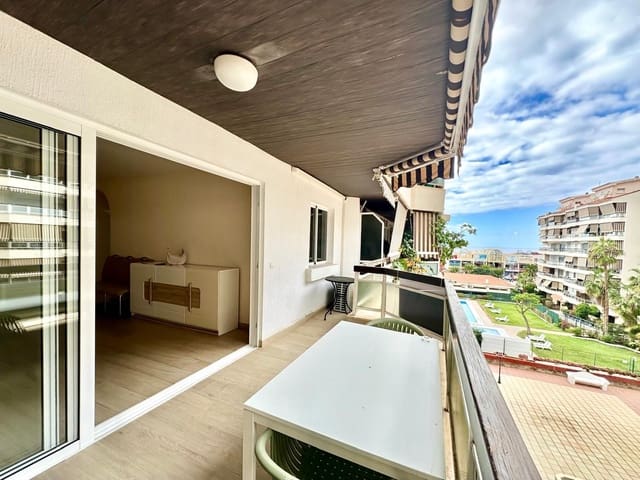 Apartamento de 2 habitaciones en Los Cristianos, Arona en venta con piscina - 355.000 € (Ref: 9494282)
