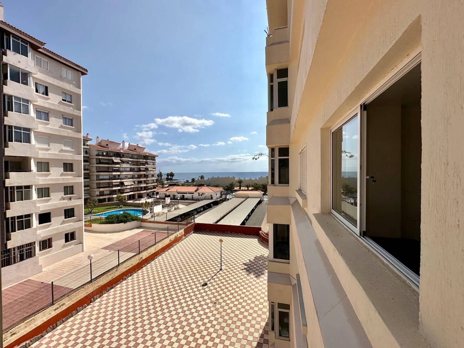 2 bedroom Apartment for sale in Los Cristianos with pool - € 355,000 (Ref: 9494282)