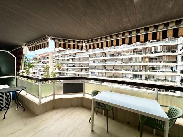 Apartamento de 2 habitaciones en Los Cristianos, Arona en venta con piscina - 355.000 € (Ref: 9494282)