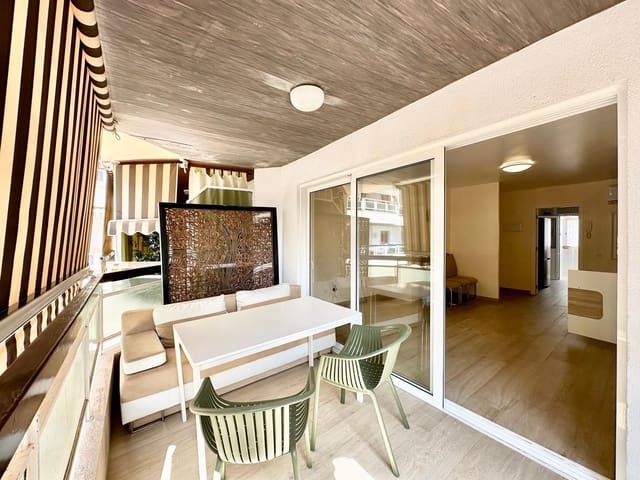 Apartamento de 2 habitaciones en Los Cristianos, Arona en venta con piscina - 355.000 € (Ref: 9494282)