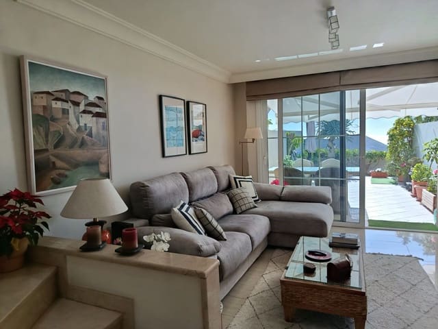 2 soverom Kjedet enebolig til salgs i Chayofa, Arona med garasje - € 465 000 (Ref: 9496858)