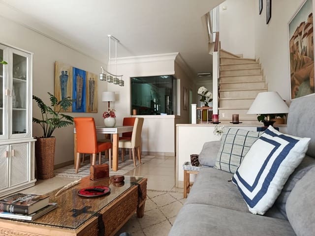 2 soverom Kjedet enebolig til salgs i Chayofa, Arona med garasje - € 465 000 (Ref: 9496858)