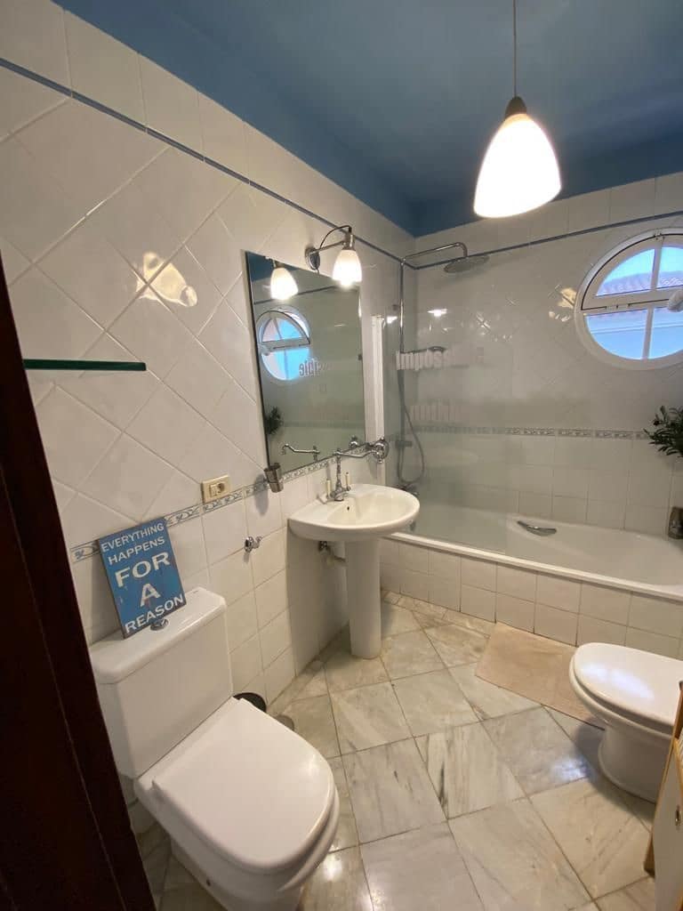 4 Zimmer Villa zu verkaufen in Chayofa mit Garage - 1.200.000 € (Ref: 9501843)