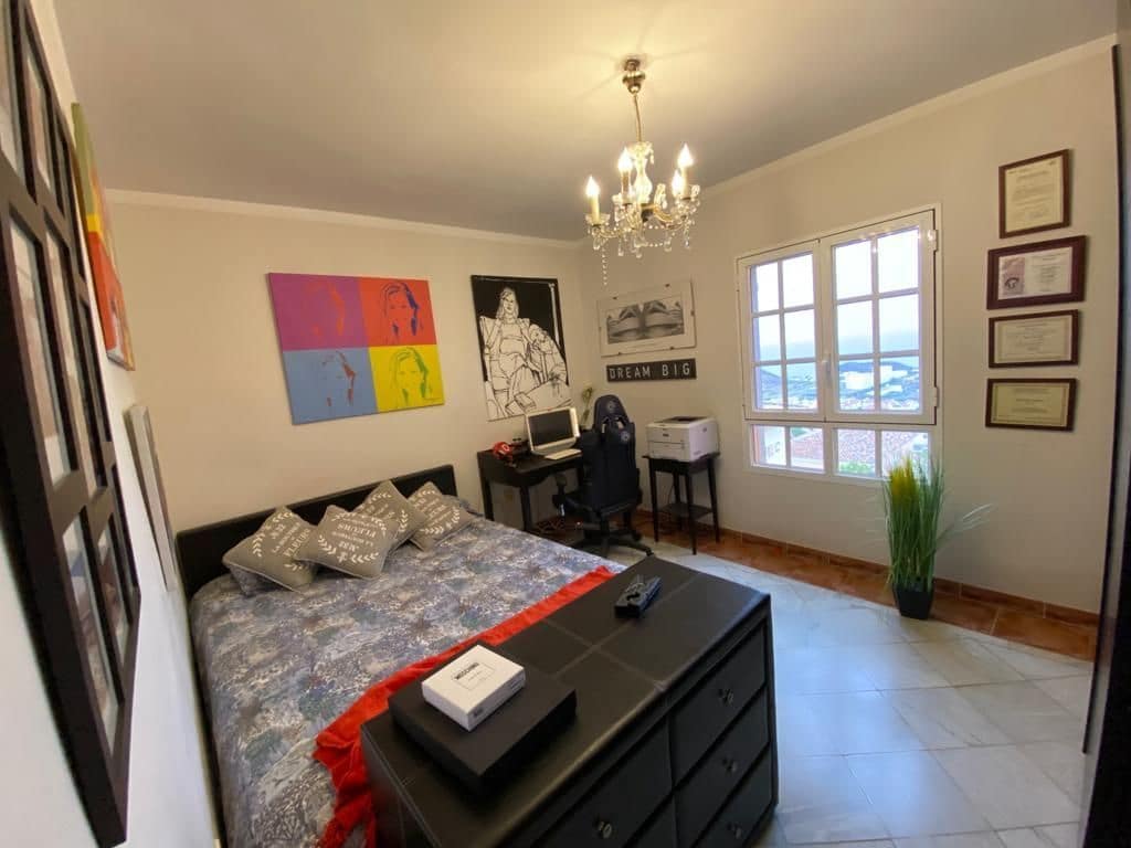 4 Zimmer Villa zu verkaufen in Chayofa mit Garage - 1.200.000 € (Ref: 9501843)