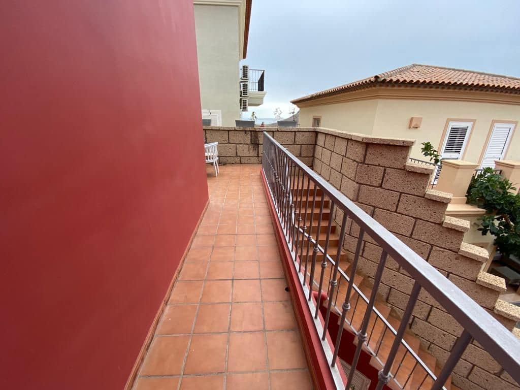 4 Zimmer Villa zu verkaufen in Chayofa mit Garage - 1.200.000 € (Ref: 9501843)