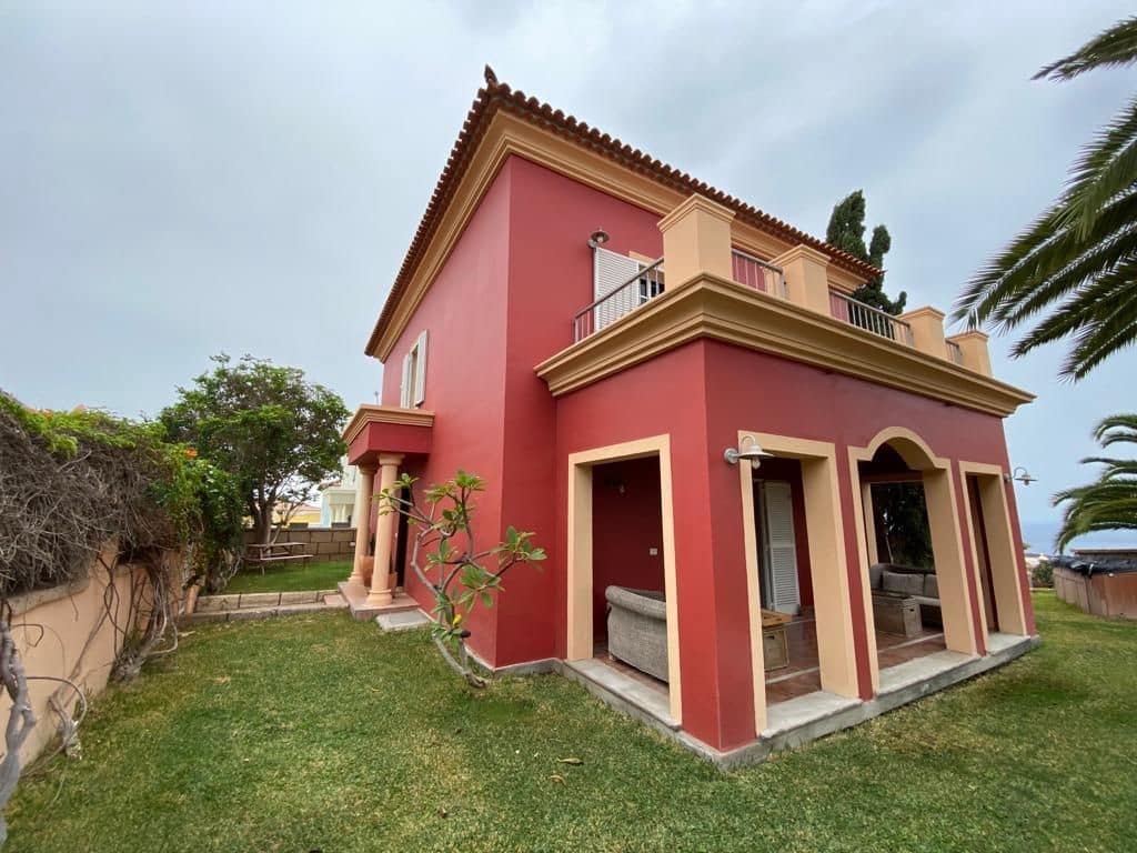 4 Zimmer Villa zu verkaufen in Chayofa mit Garage - 1.200.000 € (Ref: 9501843)