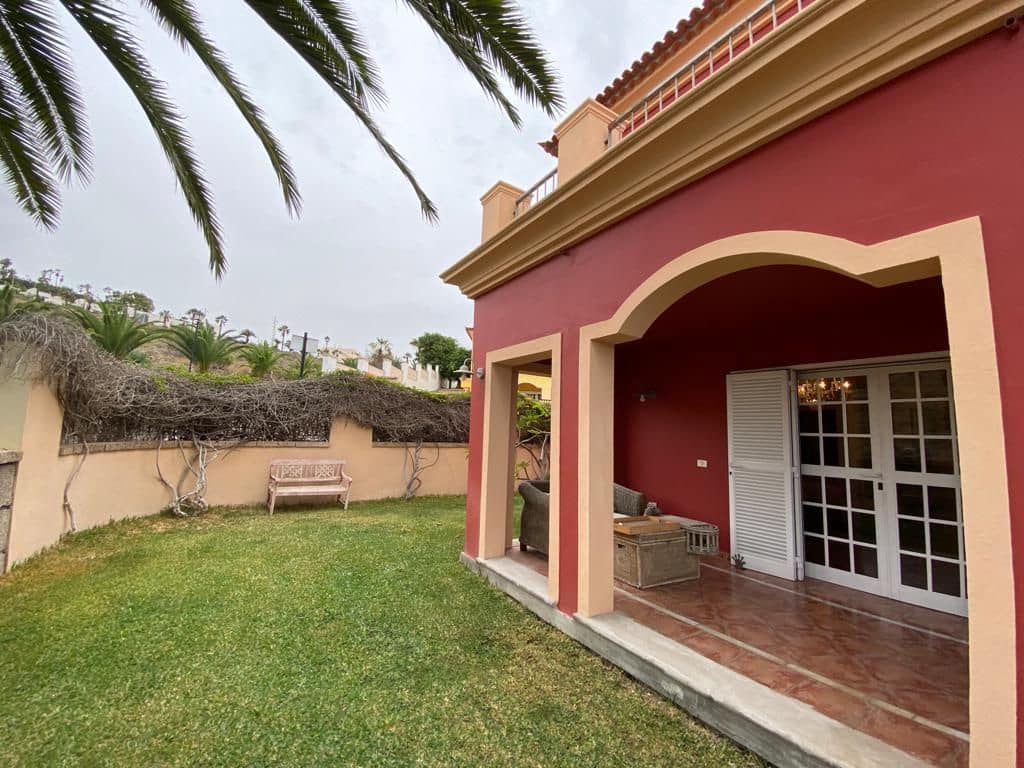 4 Zimmer Villa zu verkaufen in Chayofa mit Garage - 1.200.000 € (Ref: 9501843)