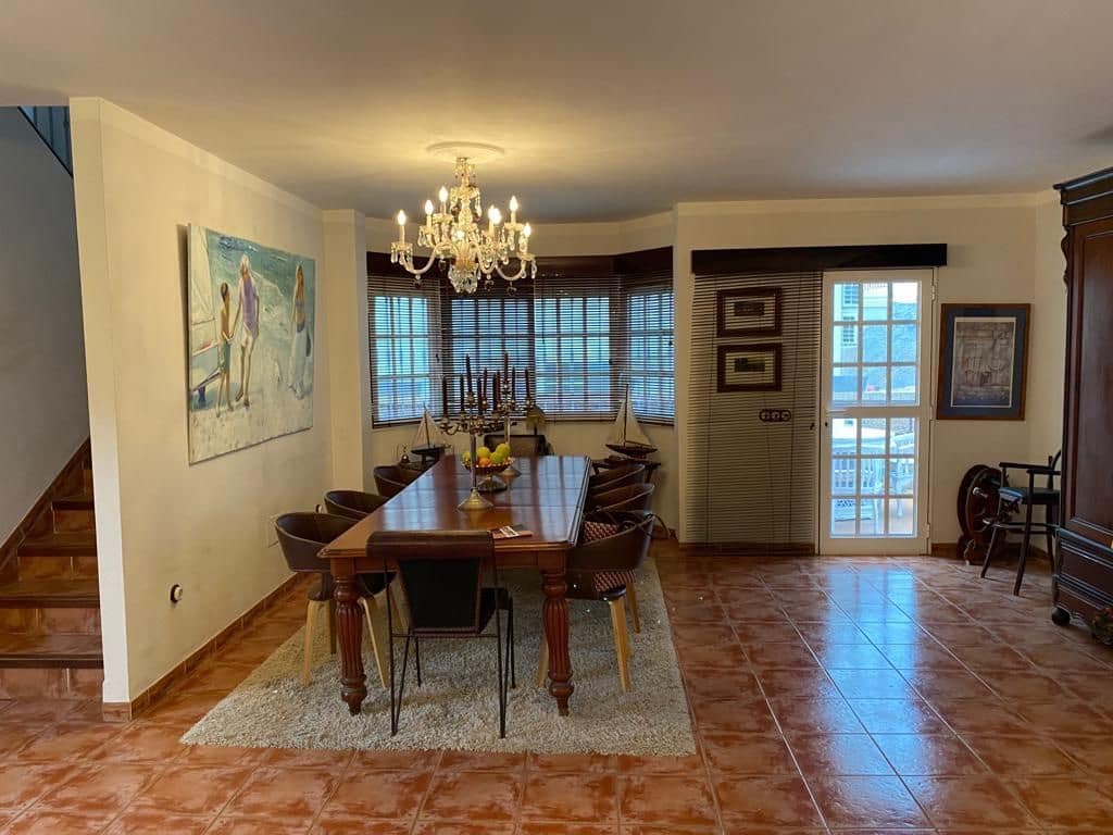 4 Zimmer Villa zu verkaufen in Chayofa mit Garage - 1.200.000 € (Ref: 9501843)