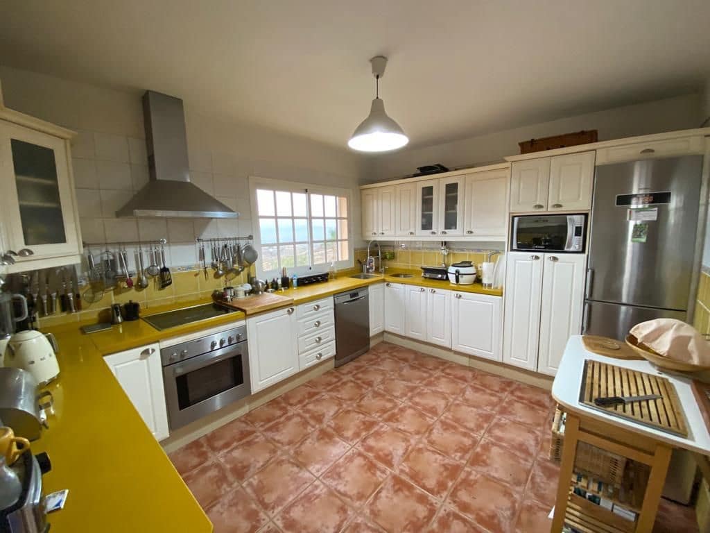 4 Zimmer Villa zu verkaufen in Chayofa mit Garage - 1.200.000 € (Ref: 9501843)