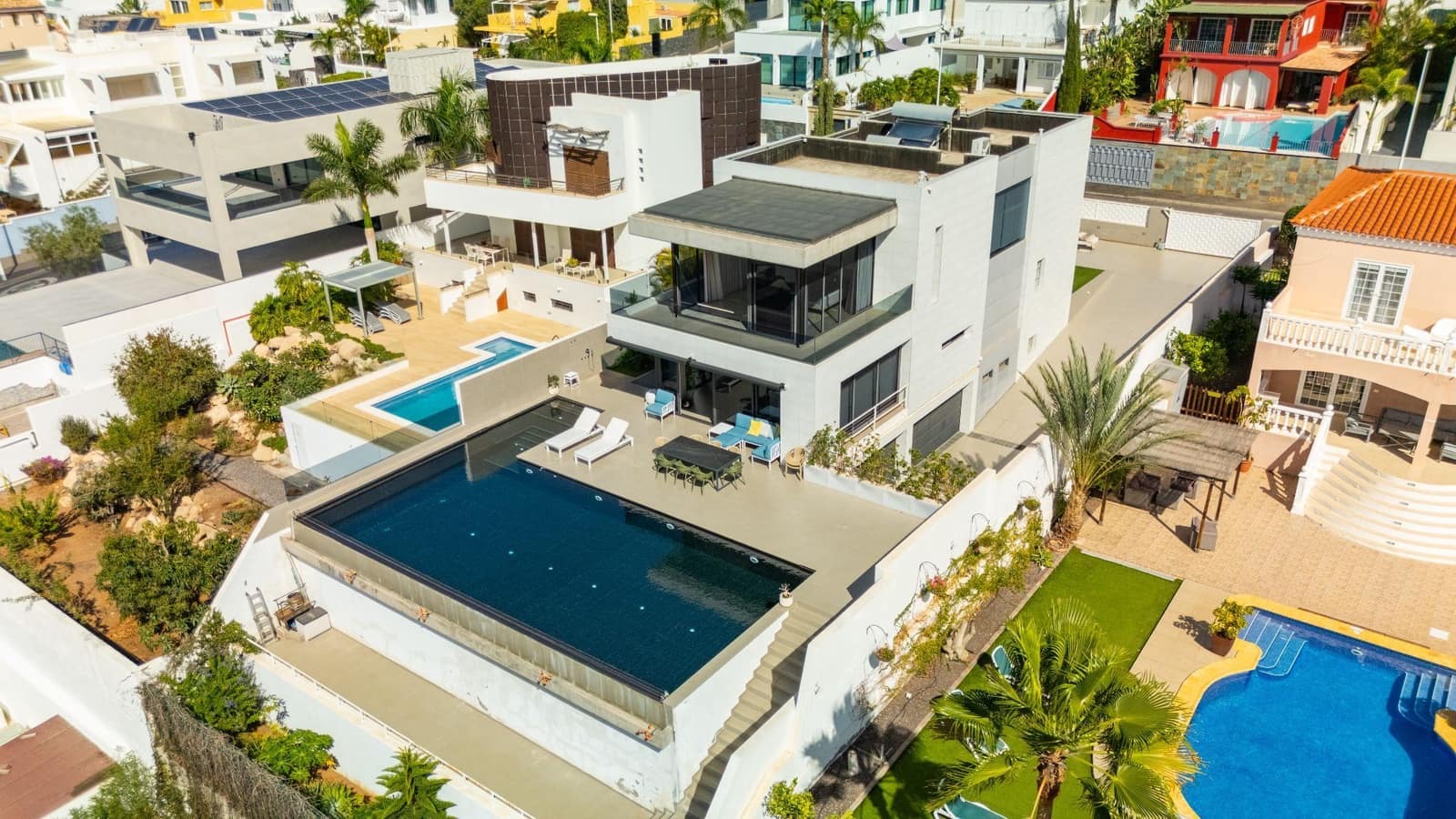 5 Zimmer Villa zu verkaufen in El Madronal mit Pool Garage - 2.950.000 € (Ref: 9501844)