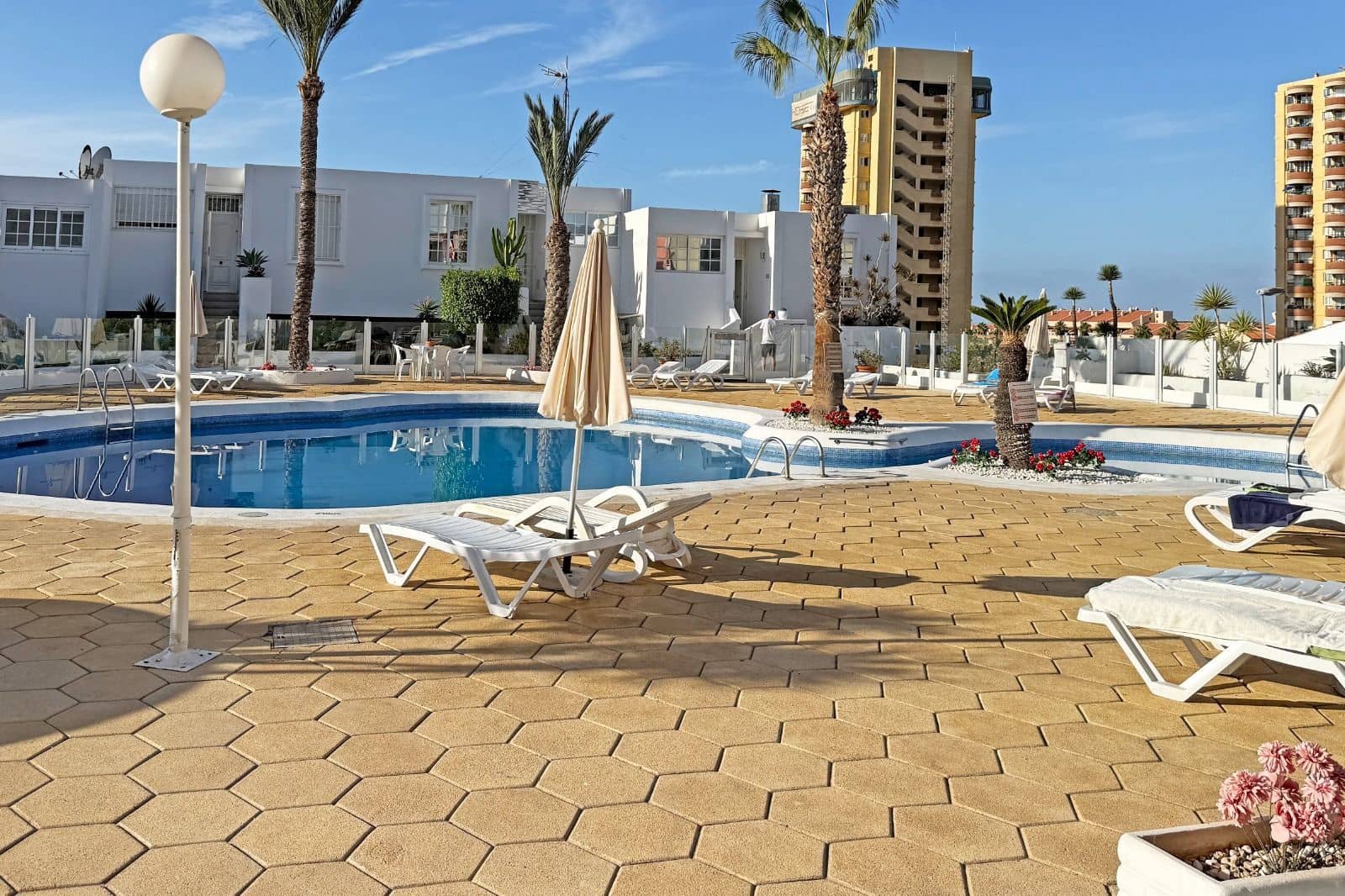 2 bedroom Apartment for sale in Playa de las Americas with pool - € 540,000 (Ref: 9529416)