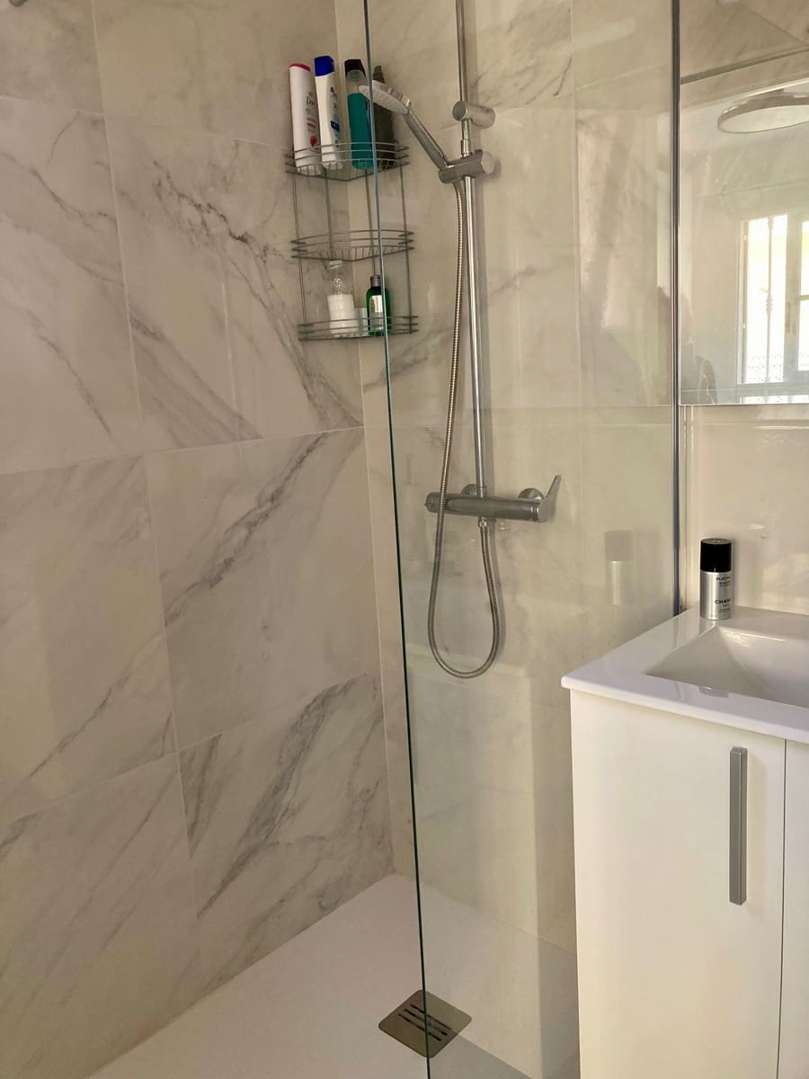 2 soverom Leilighet til salgs i Costa Adeje med svømmebasseng garasje - € 399 000 (Ref: 9535509)