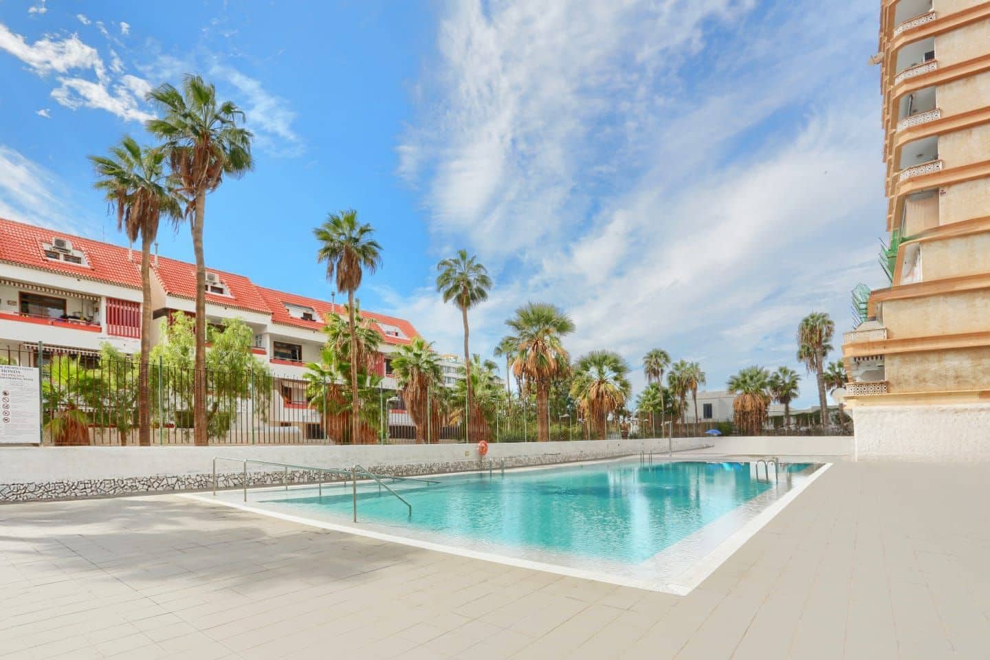 1 bedroom Apartment for sale in Playa de las Americas with pool - € 295,000 (Ref: 9564312)