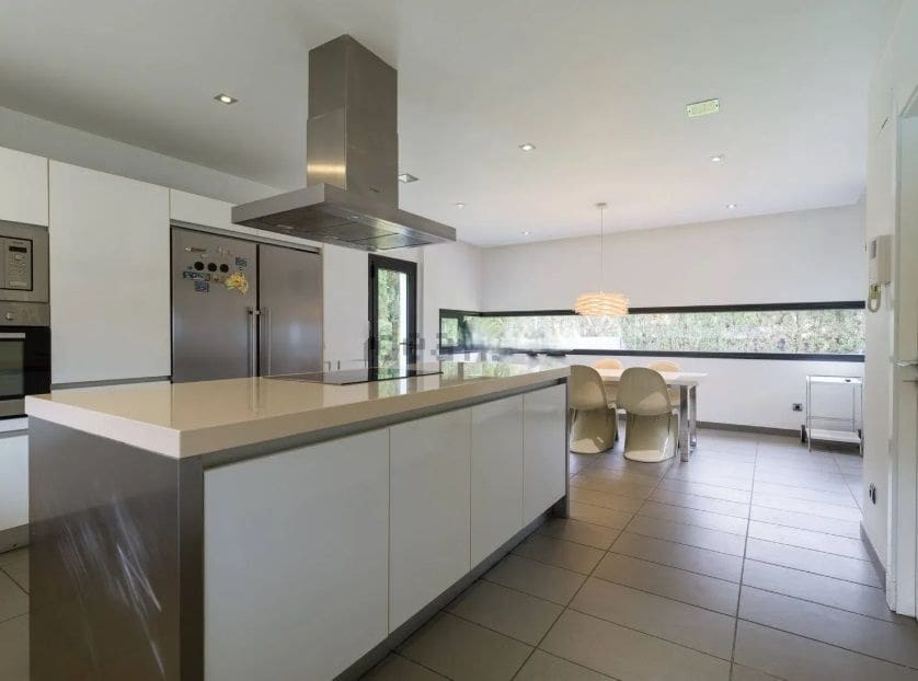 6 makuuhuone Huvila myytävänä paikassa Las Palmas de Gran Canaria mukana uima-altaan 
autotalli - 1 750 000 € (Ref: 9570618)