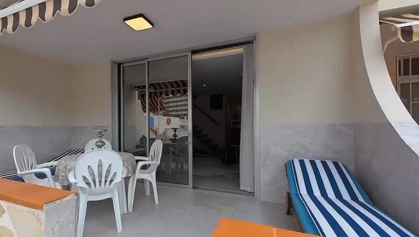 3 makuuhuone Huvila myytävänä paikassa Los Cristianos mukana uima-altaan - 695 000 € (Ref: 9594628)