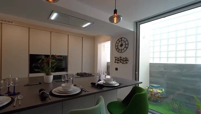 3 makuuhuone Huvila myytävänä paikassa Los Cristianos mukana uima-altaan - 695 000 € (Ref: 9594628)