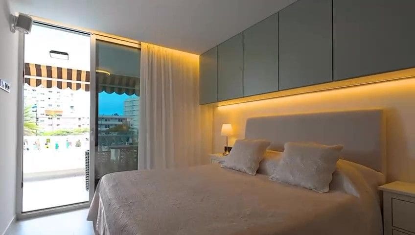 3 makuuhuone Huvila myytävänä paikassa Los Cristianos mukana uima-altaan - 695 000 € (Ref: 9594628)