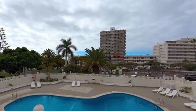 3 makuuhuone Huvila myytävänä paikassa Los Cristianos, Arona mukana uima-altaan - 695 000 € (Ref: 9594628)