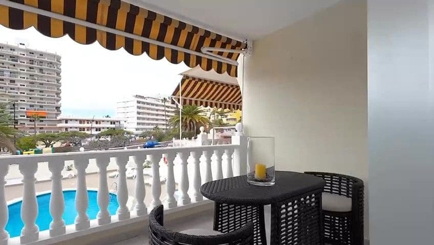 3 makuuhuone Huvila myytävänä paikassa Los Cristianos mukana uima-altaan - 695 000 € (Ref: 9594628)