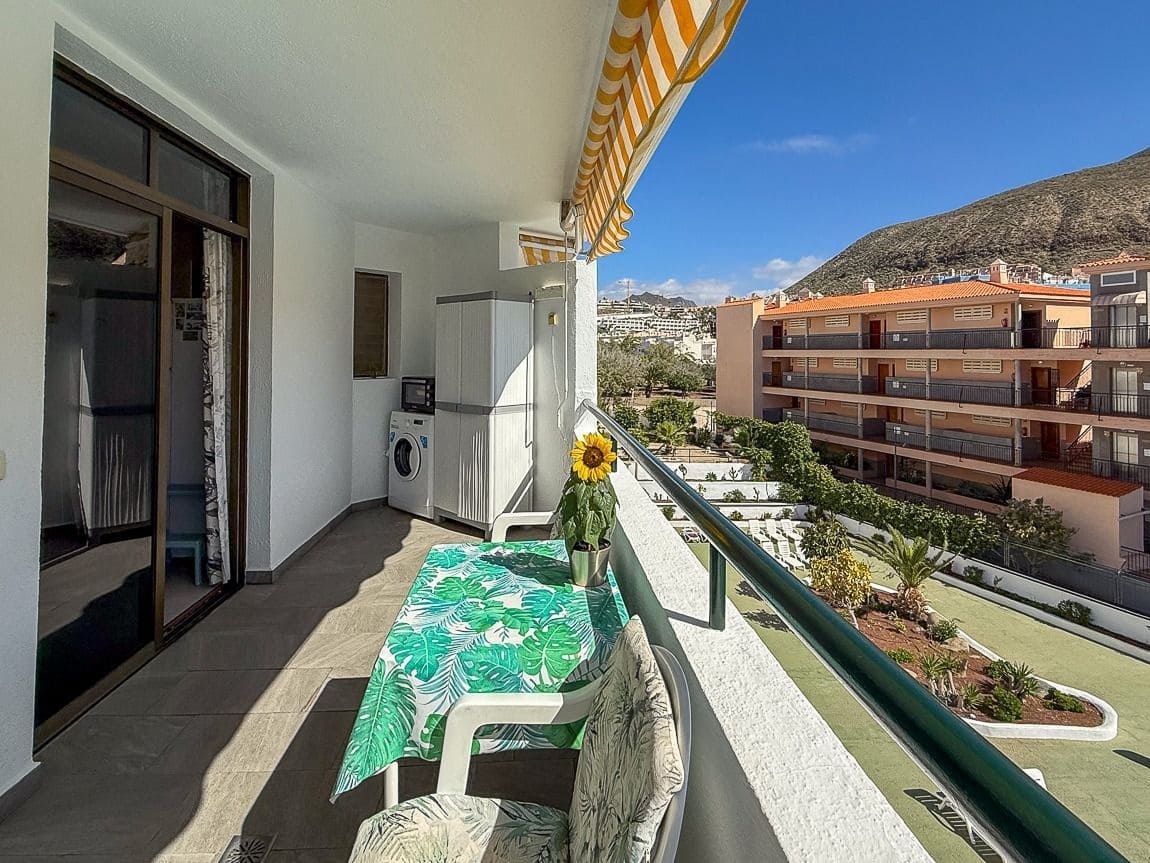 1 sovrum Lägenhet till salu i Los Cristianos med pool - 269 000 € (Ref: 9604572)